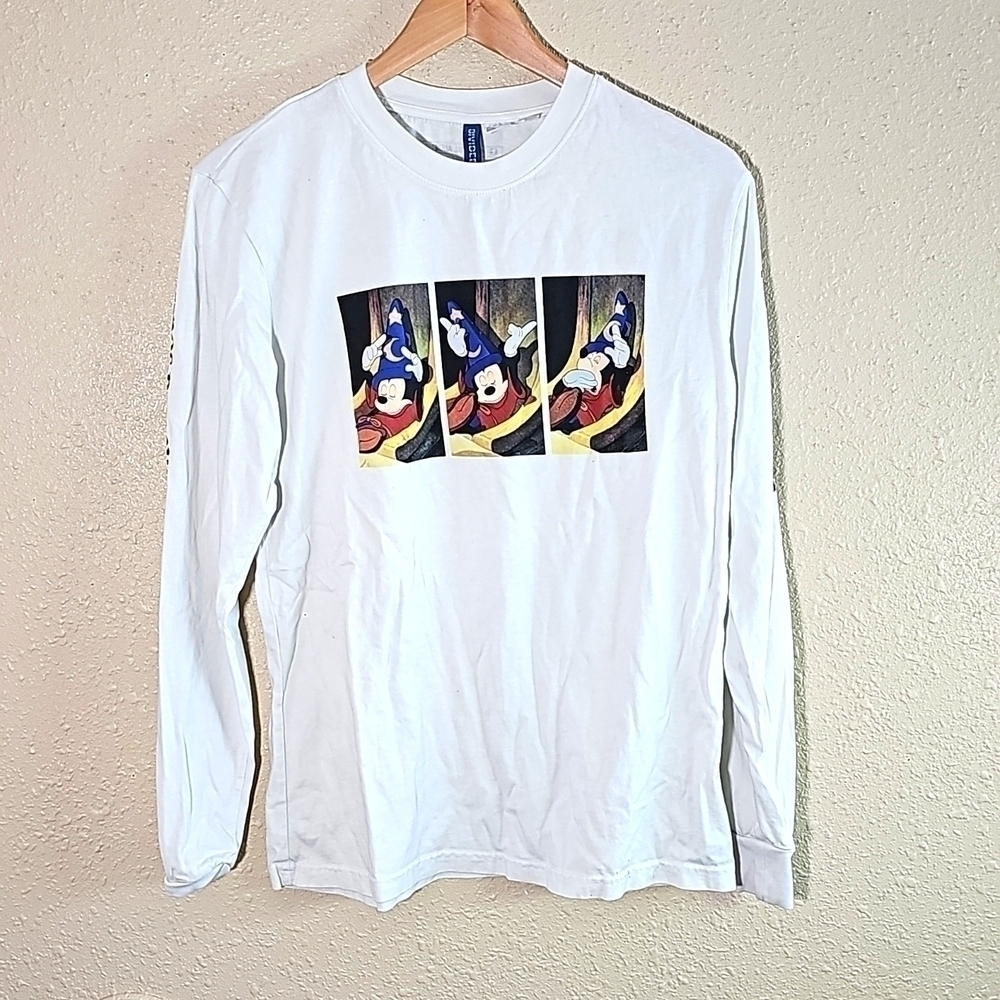 DIVIDED H&M Disney Fantasia Long Sleeves T-Shirt.